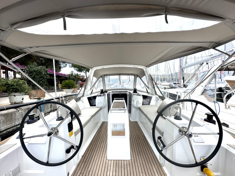 Yacht hire Orhaniye cheap Oceanis 38.1