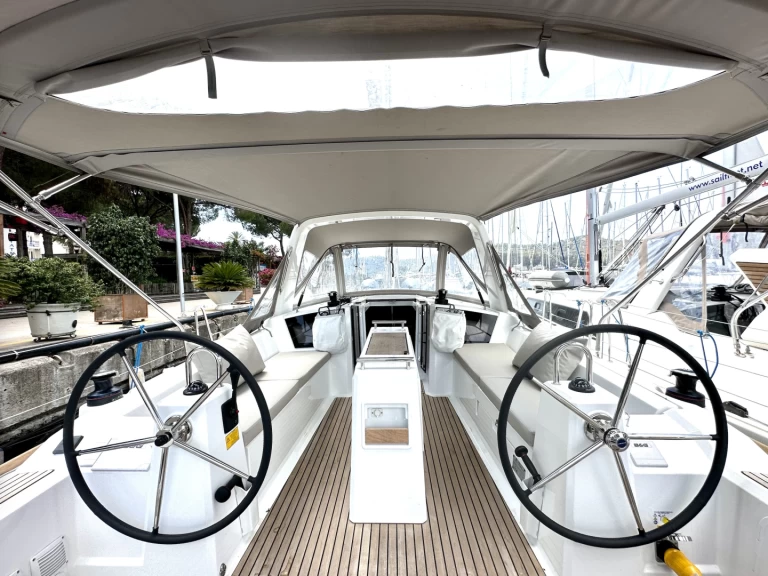 Yacht hire Orhaniye cheap Oceanis 38.1
