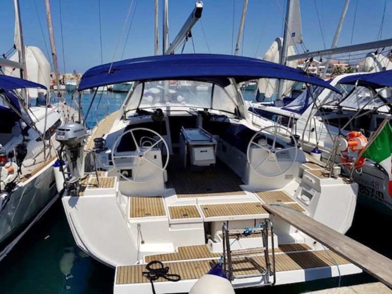 Yacht hire La Spezia cheap Oceanis 48