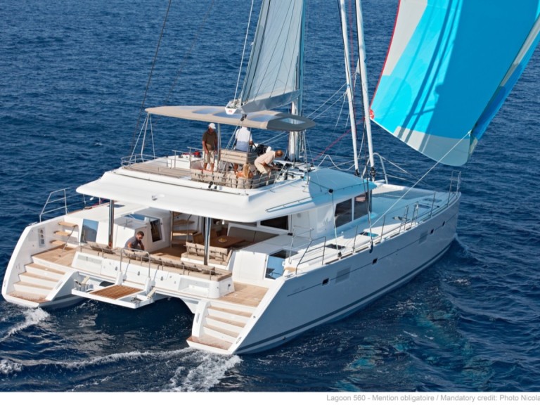 Catamaran hire in Cugnana Verde - Lagoon Lagoon 560