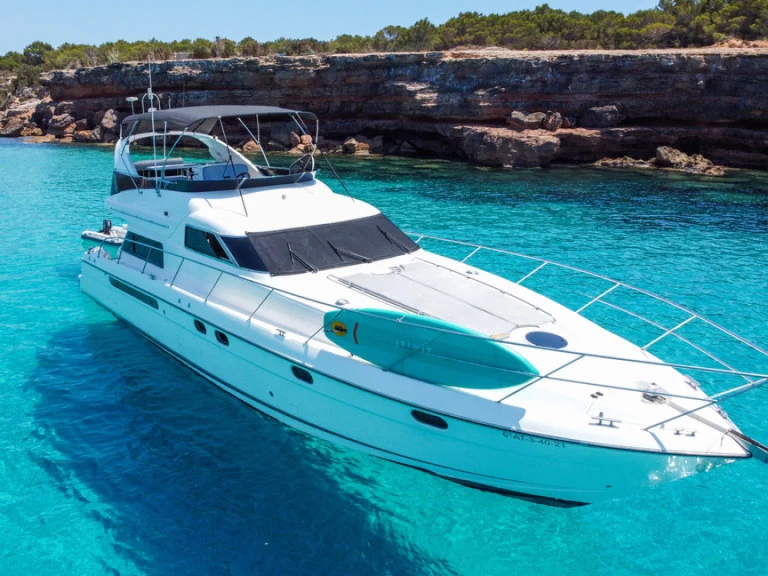 Hire Luxury Yacht with or without skipper Fairline Torrevieja