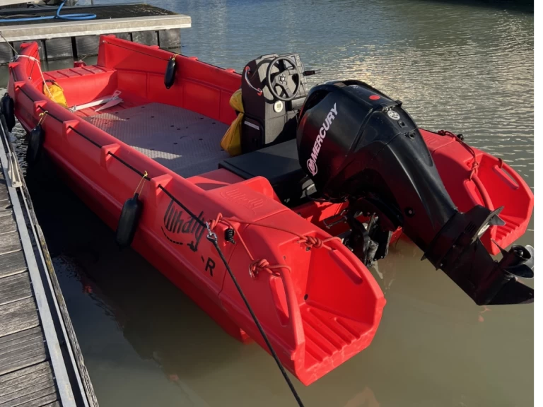 Hire Motorboat Whaly with a boat licence