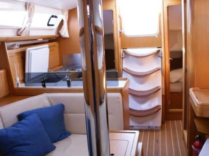 Yacht charter Punta Ala - Jeanneau Sun Odyssey 36i on SamBoat