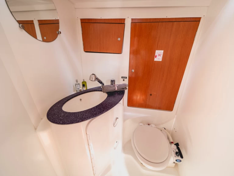 Sailboat hire in Aegina - Bénéteau Cyclades 50.5