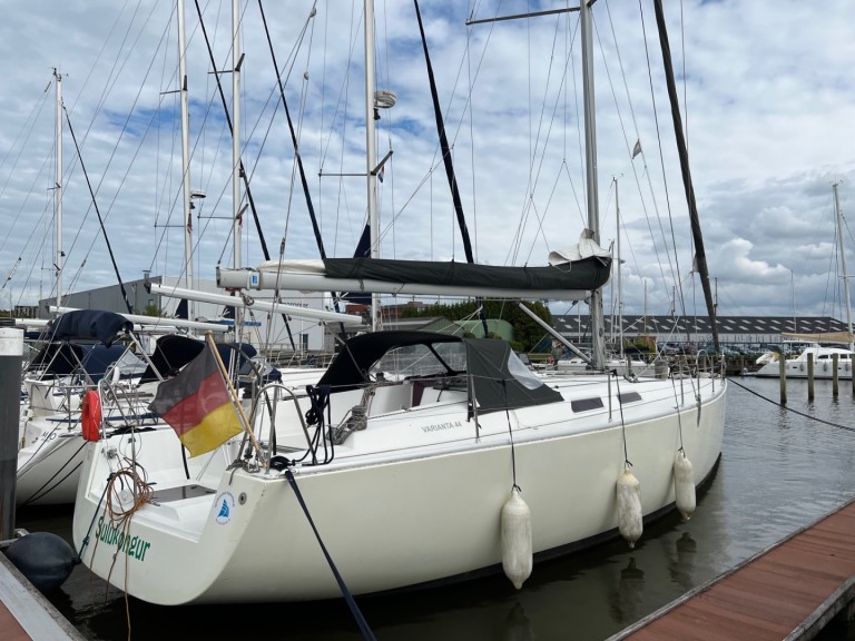 Sailboat to hire Lemmer at the best price
