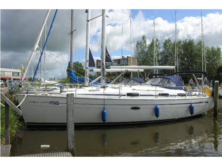 Hire a Bavaria Cruiser 37 Lemmer