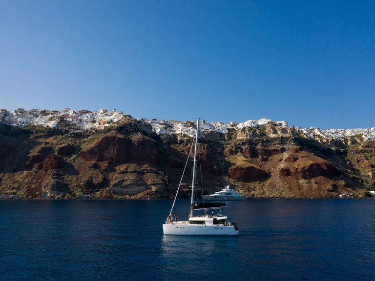 Yacht charter Lávrio - Lagoon Lagoon 450 F on SamBoat