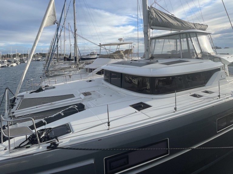 Hire Catamaran with or without skipper Lagoon Saint-Raphaël