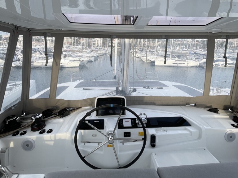 Yacht hire Saint-Raphaël cheap Lagoon 46
