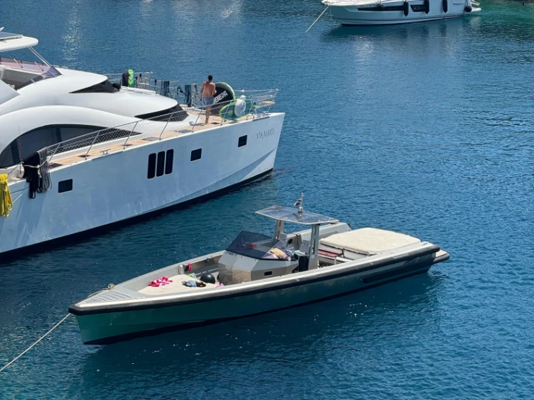 Charter a Wally Tender 45 in Hvar on Samboat