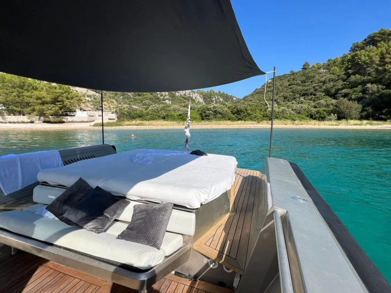 Charter a Wally Tender 45 in Split on Samboat