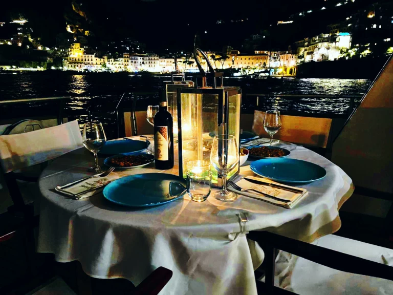 Luxury Yacht to hire Sorrento at the best price