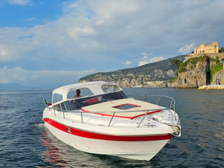 Hire Motorboat Tullio-Abbate with a boat licence