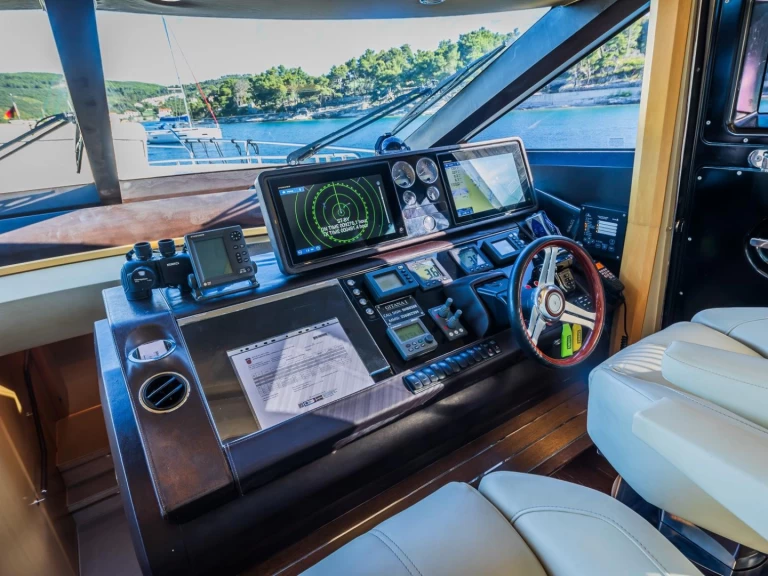 Charter a Princess 81 in Positano on Samboat