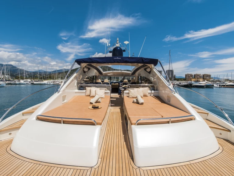 Hire Luxury Yacht Princess with a boat licence