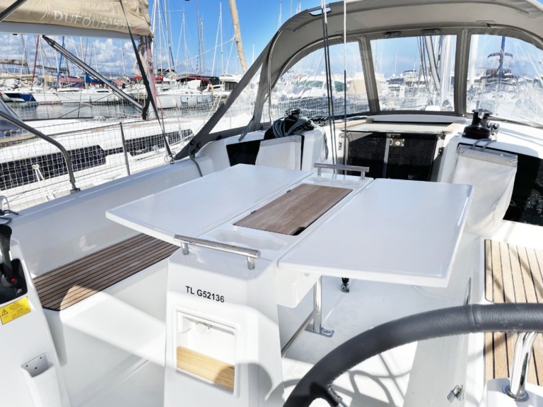 Hire Sailboat with or without skipper Bénéteau Hyères