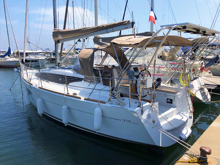 Sailboat hire in Hyères - Jeanneau Sun Odyssey 319