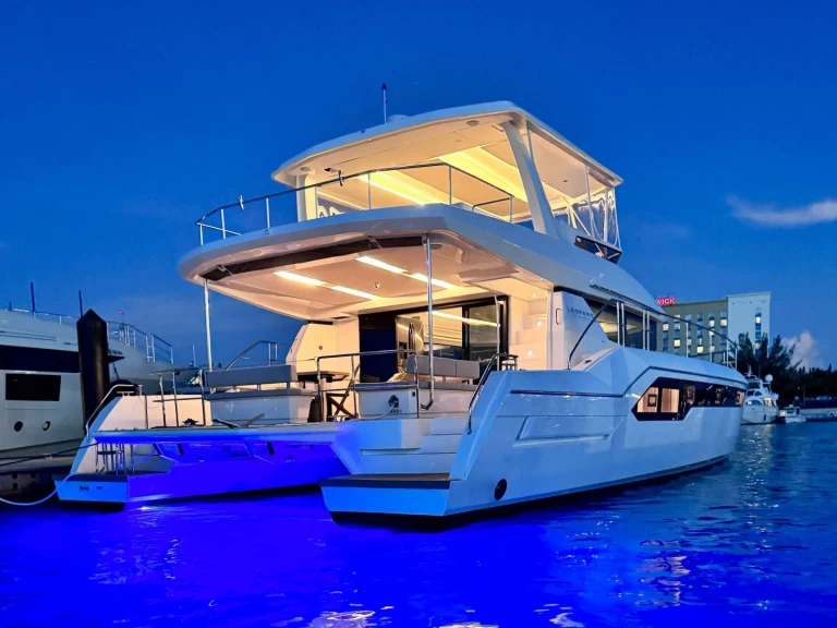 Hire Catamaran with or without skipper Leopard Nassau