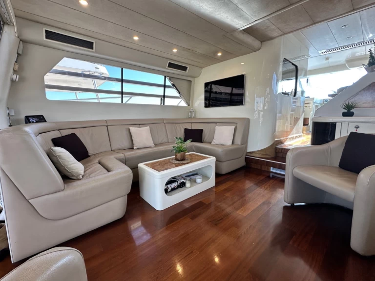 Hire Luxury Yacht Princess with a boat licence