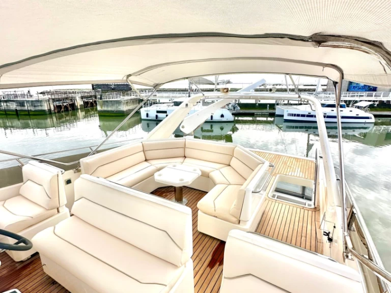 Hire a Princess 65 Lisbon