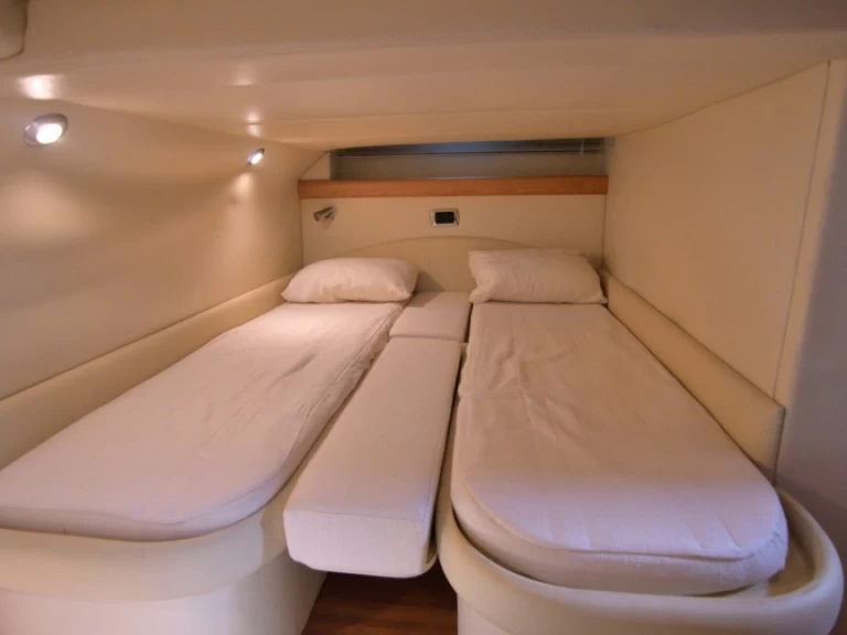 Hire a Airon 388 Capri