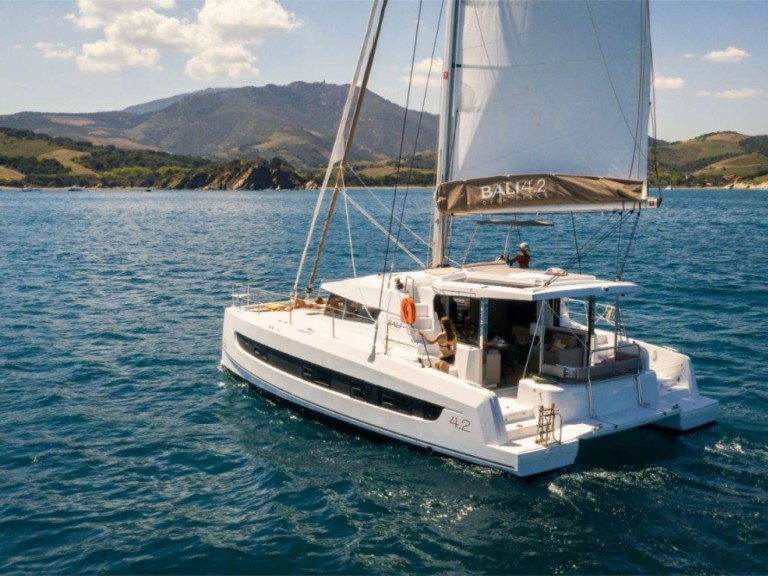 Hire a 15 BALI 4.2 Hyères