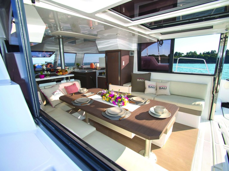 Hire a 15 BALI CATSPACE Ajaccio