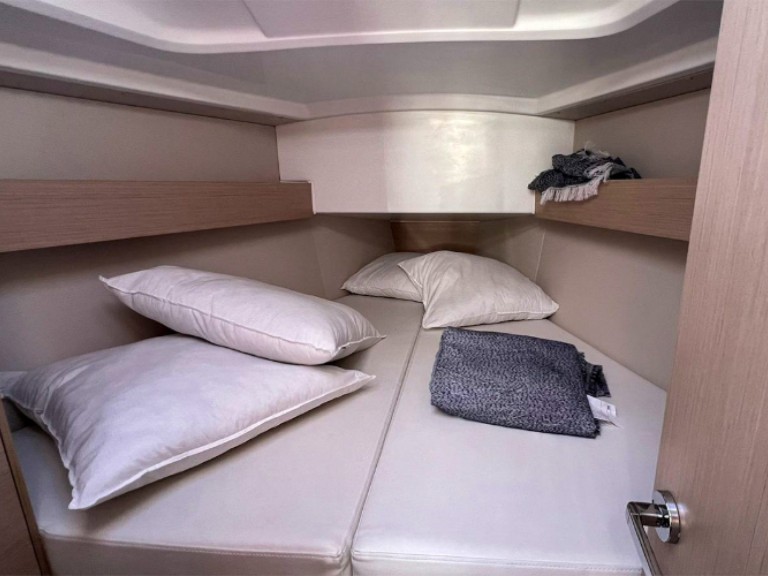 Hire Sailboat with or without skipper 4 Bandol