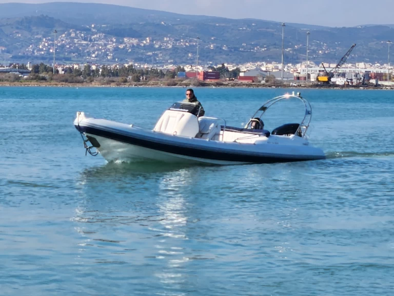 Hire RIB Cobra with a boat licence