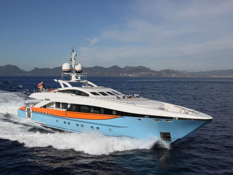 Hire a Heesen AURELIA French Riviera