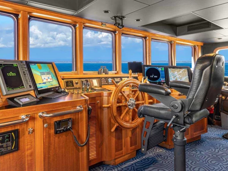 Charter a Custom ASTERIA in Madagascar on Samboat