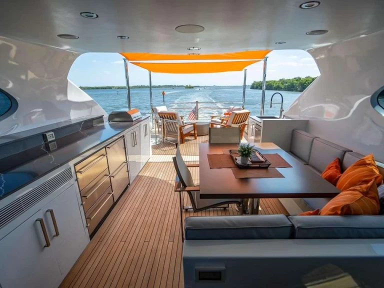 Luxury Yacht hire in Key West - Lazzara Voyager