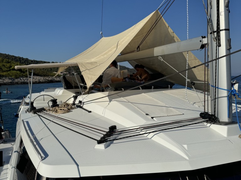 Catamaran to hire Pula at the best price