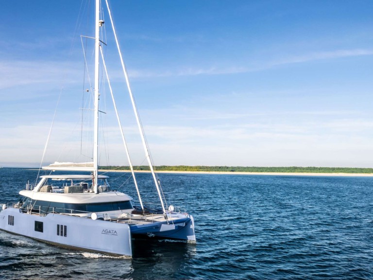 Catamaran hire in Alimos - Sunreef Sunreef 70