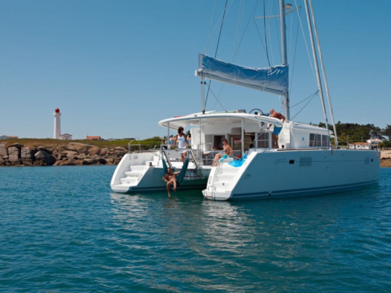 Catamaran hire in Palma de Mallorca - Lagoon Lagoon 450 F