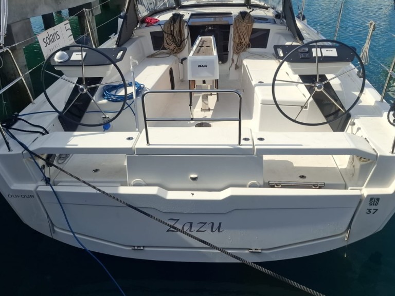 Charter a Dufour Dufour 37 in Furnari on Samboat