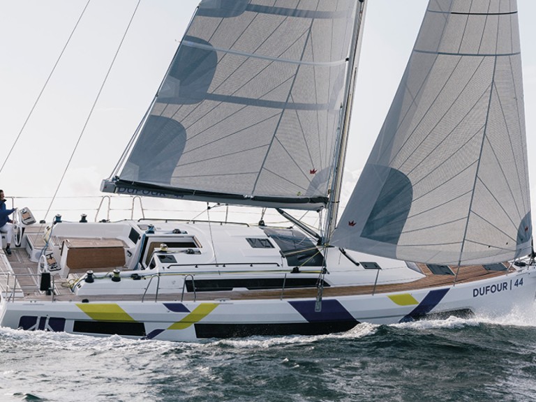 Hire a Dufour Dufour 44 Hyères