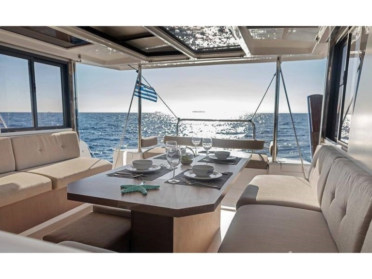 Bali Bali 4.2 charter bareboat or skippered in  Hyères