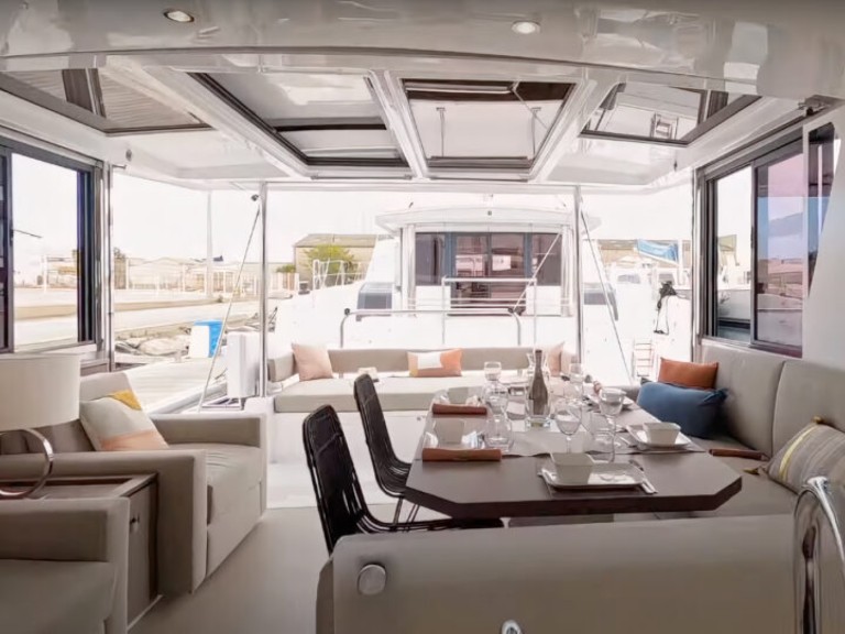 Yacht charter Hyères - Bali Bali 4.2 on SamBoat