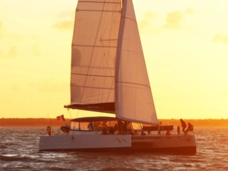 Naval Force 3 DC 30 Kapalouest charter bareboat or skippered in  La Rochelle