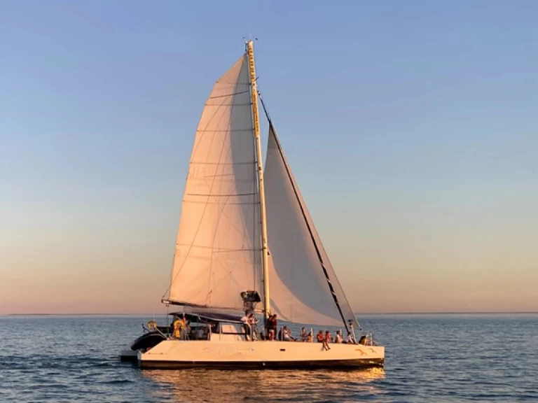 Yacht charter La Rochelle - Naval Force 3 DC 30 Kapalouest on SamBoat