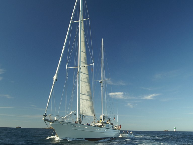 Sailboat hire in Baiona -  Frers 72