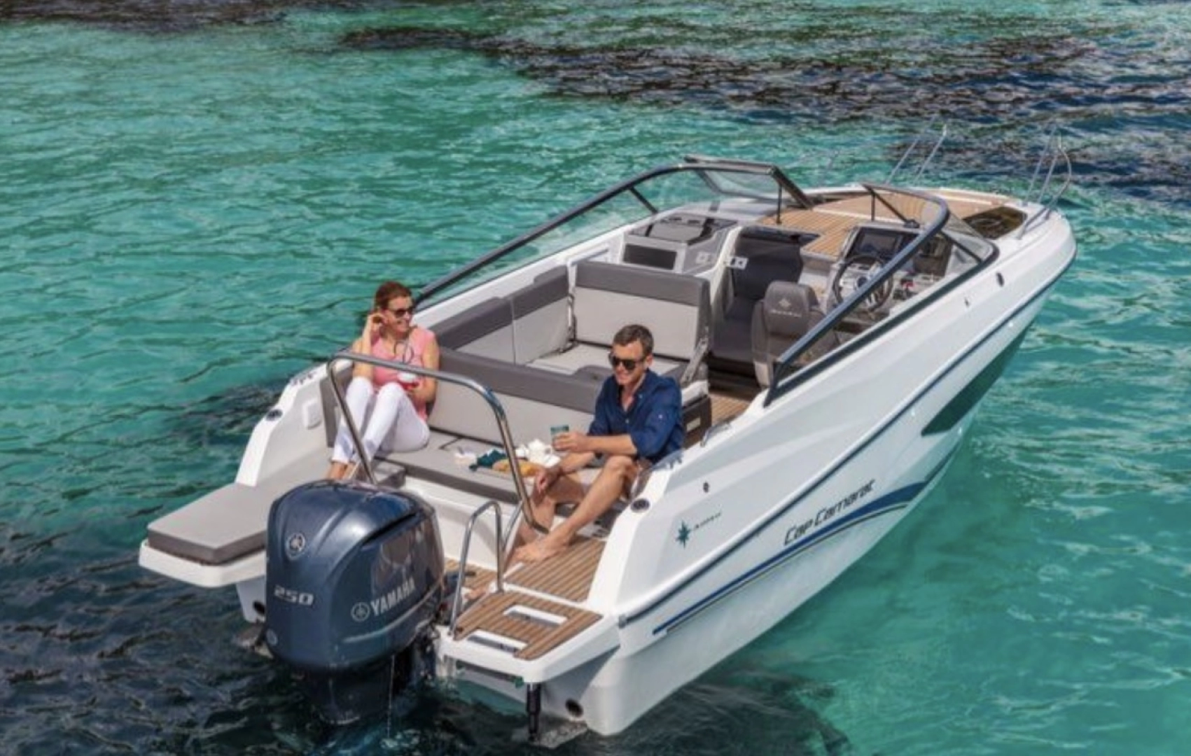 Hire Motorboat with or without skipper Jeanneau Saint-Aygulf