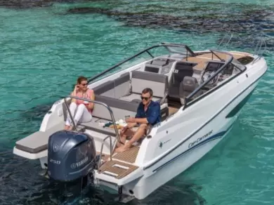 Hire Motorboat with or without skipper Jeanneau Saint-Aygulf