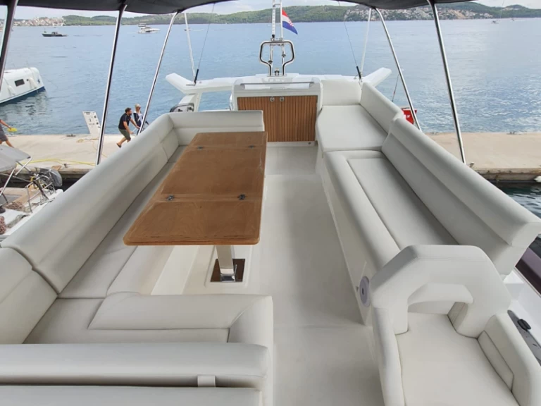 Yacht hire Seget Donji cheap Monte Carlo 52