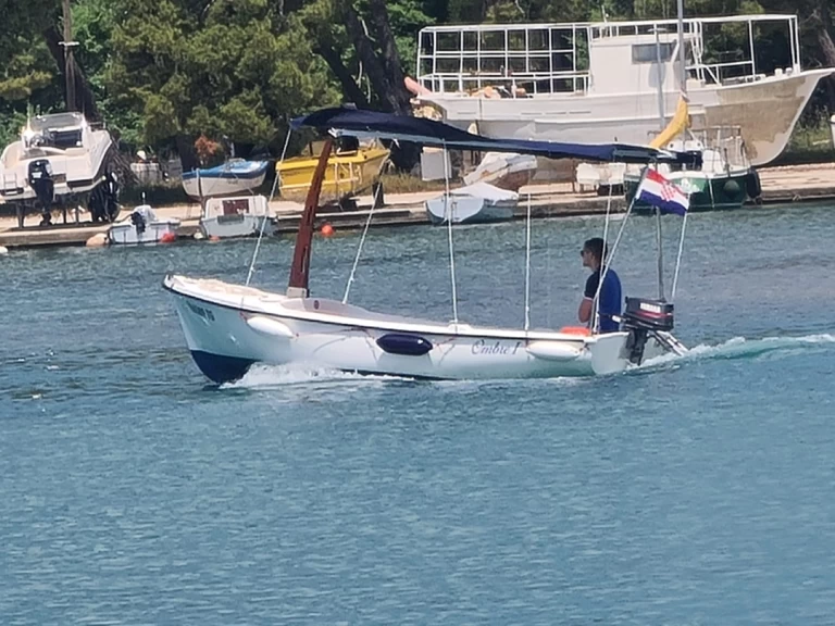 Motorboat to hire Trogir at the best price