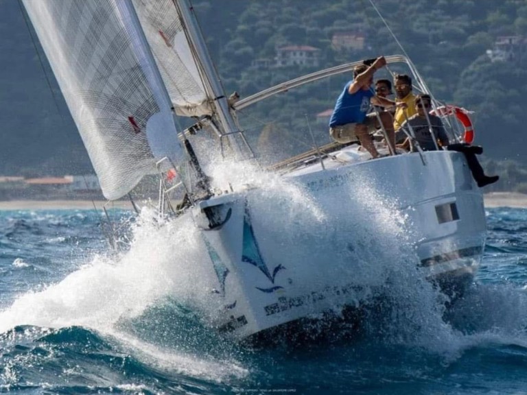 Hire a Dufour Dufour 390 Furnari