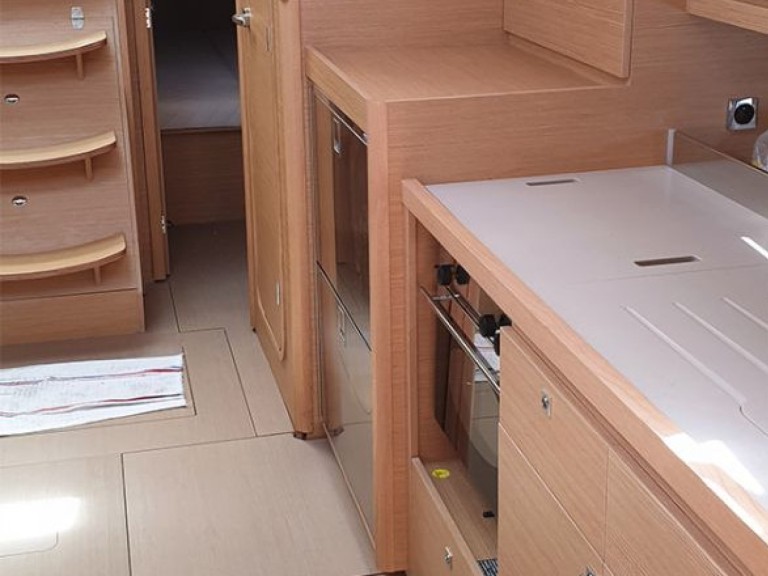 Yacht hire Furnari cheap Dufour 390