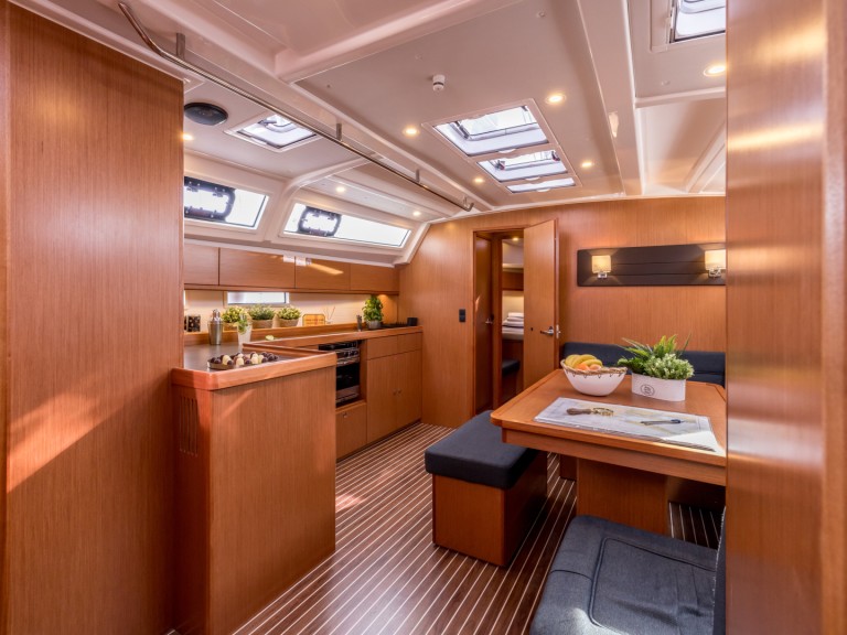 Yacht charter Split - Bavaria Cruiser 46 on SamBoat