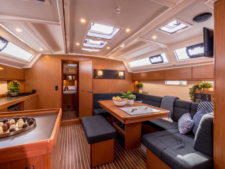 Hire a Bavaria Cruiser 46 Split